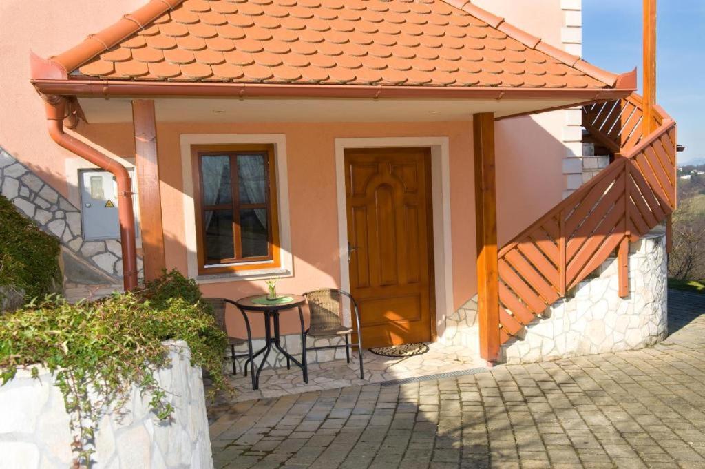 Appartamento Planinca -Hisa Z Razgledom Smarje pri Jelsah Esterno foto